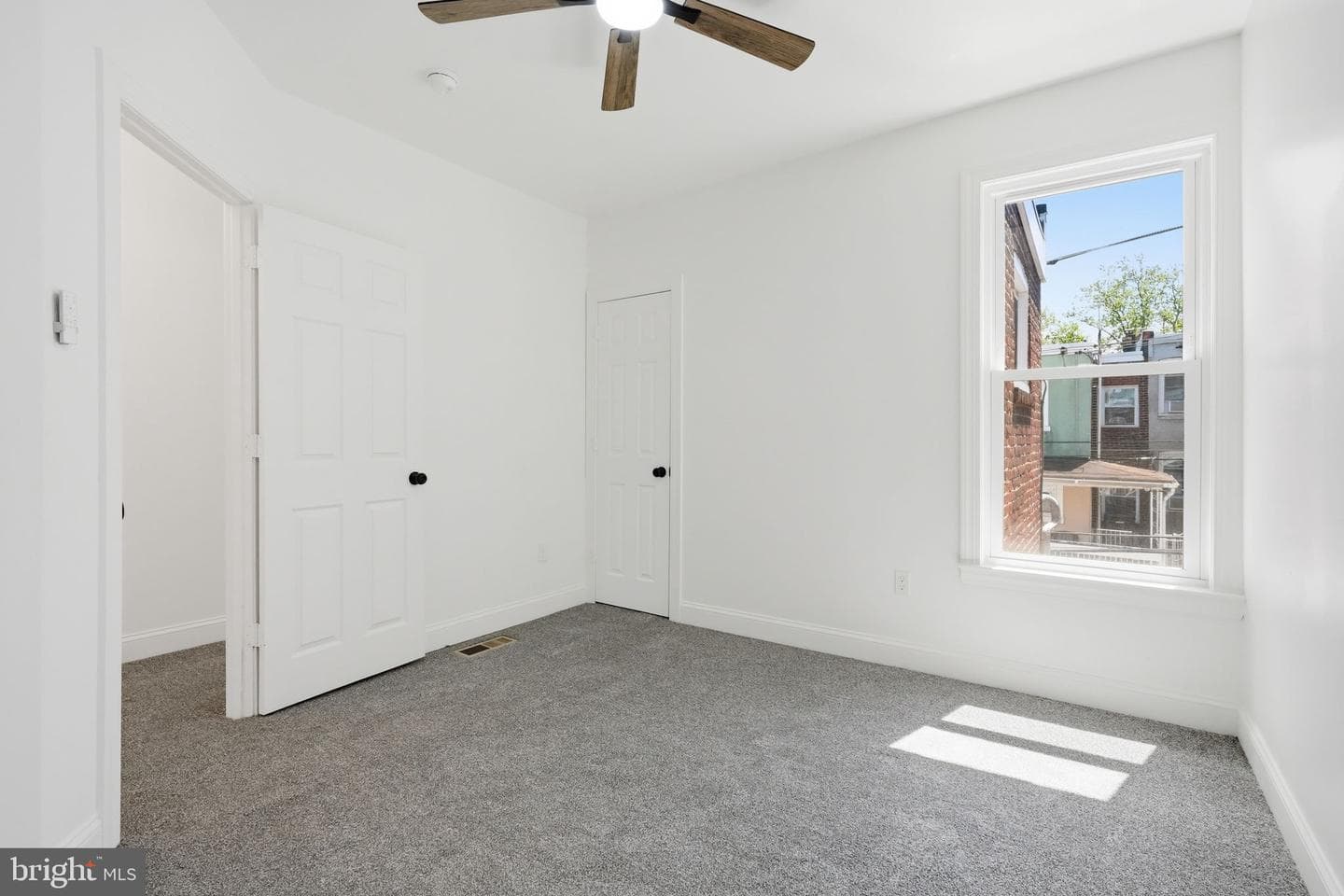5754 W Oxford St photo 22