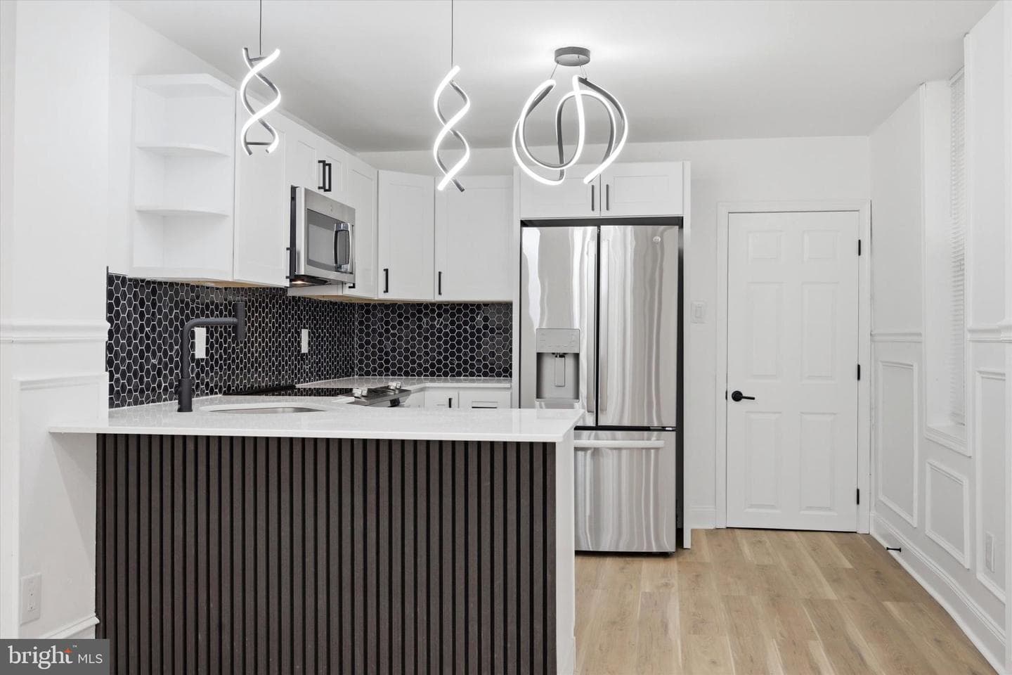 5551 Pemberton Street photo 13