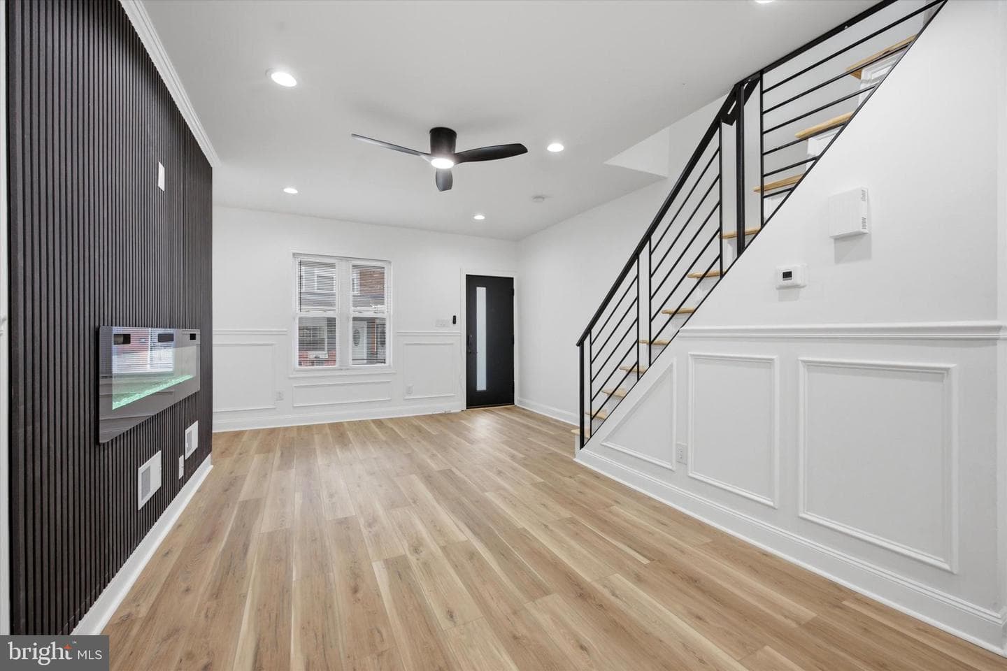 5551 Pemberton Street photo 3