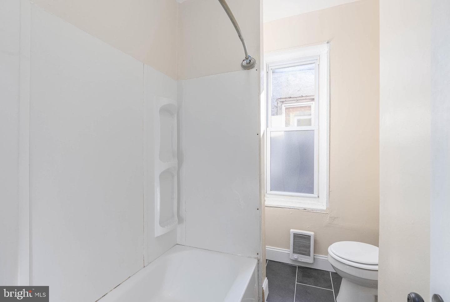 218 N Alden Street photo 17