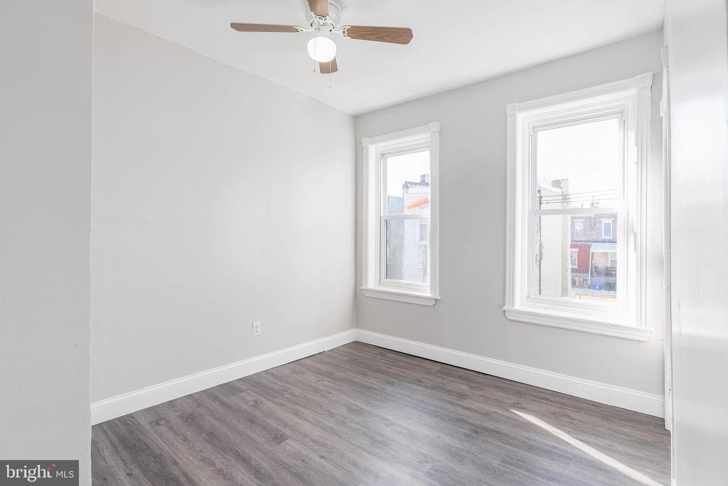 218 N Alden Street photo 19