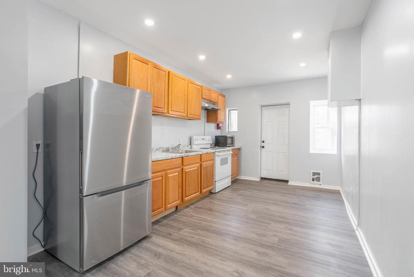 218 N Alden Street photo 8