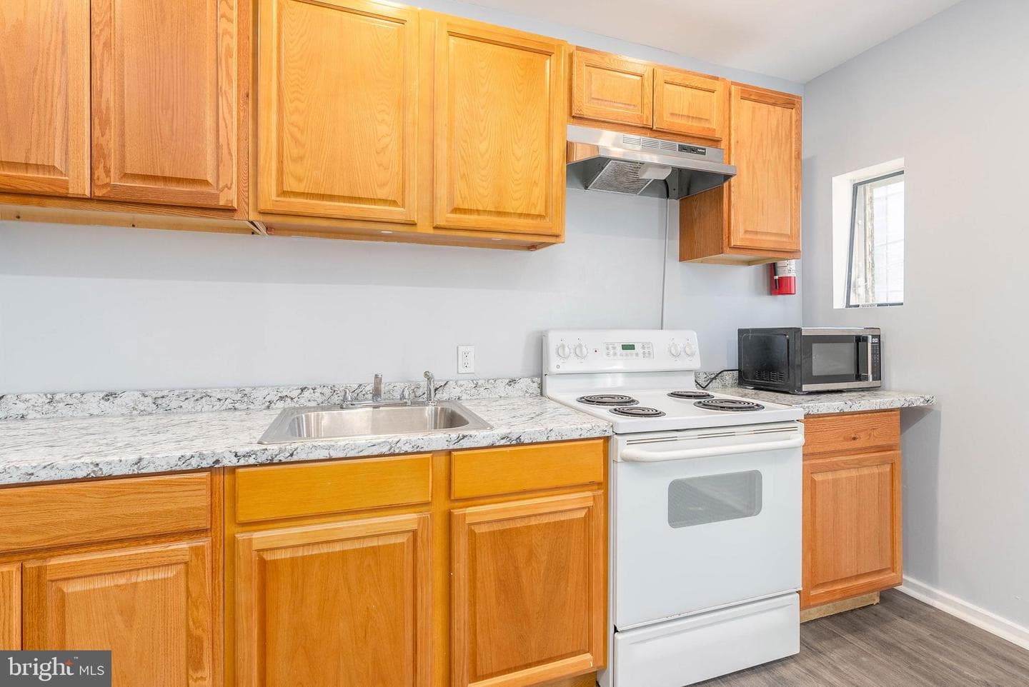 218 N Alden Street photo 9