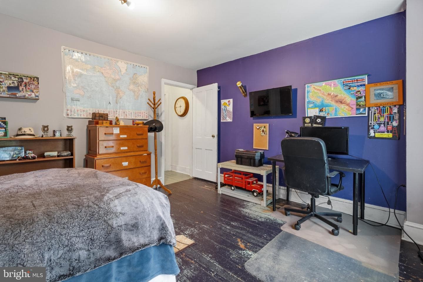3693 Calumet Street photo 27