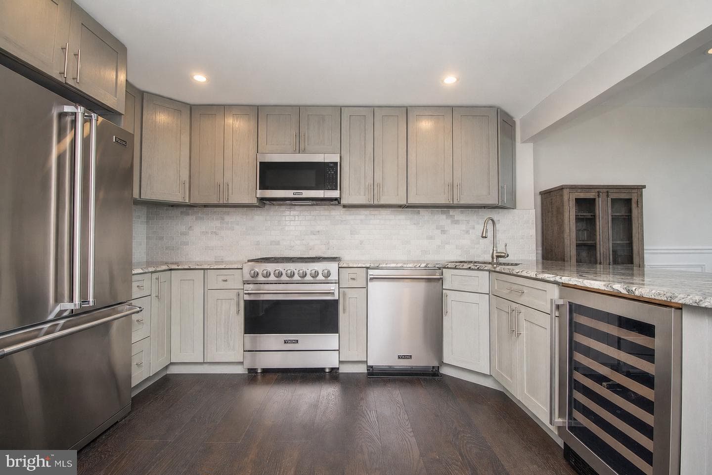 717 S Christopher Columbus Boulevard S #714 photo 8