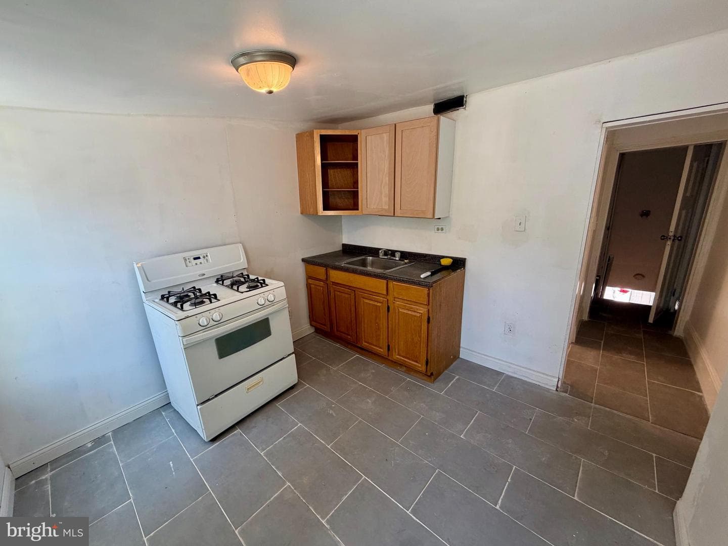 2223 N Howard Street photo 12