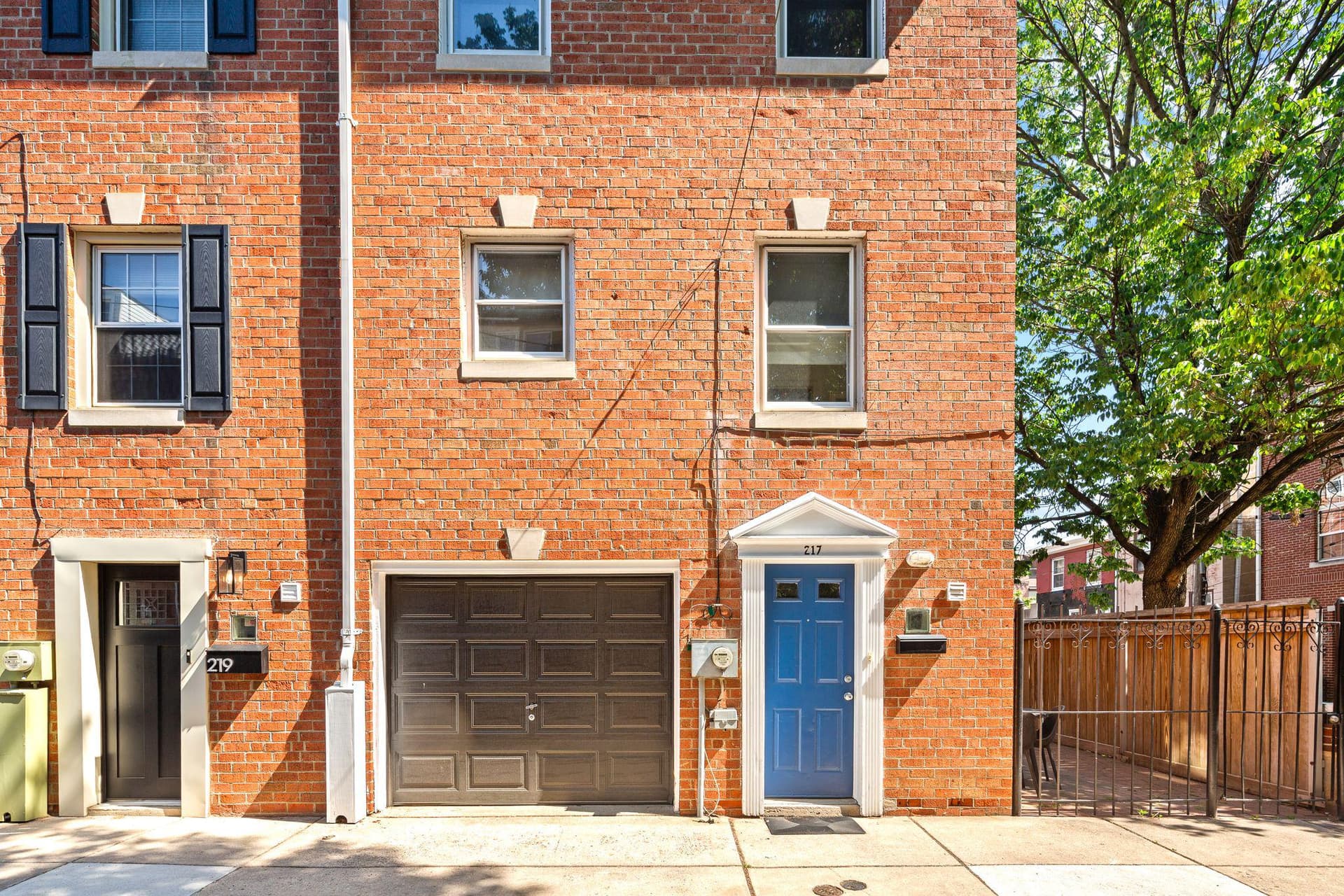 217 Titan Street photo 2