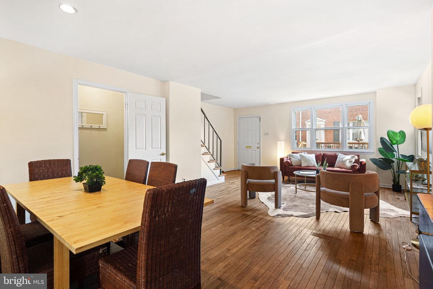 217 Titan Street photo 4