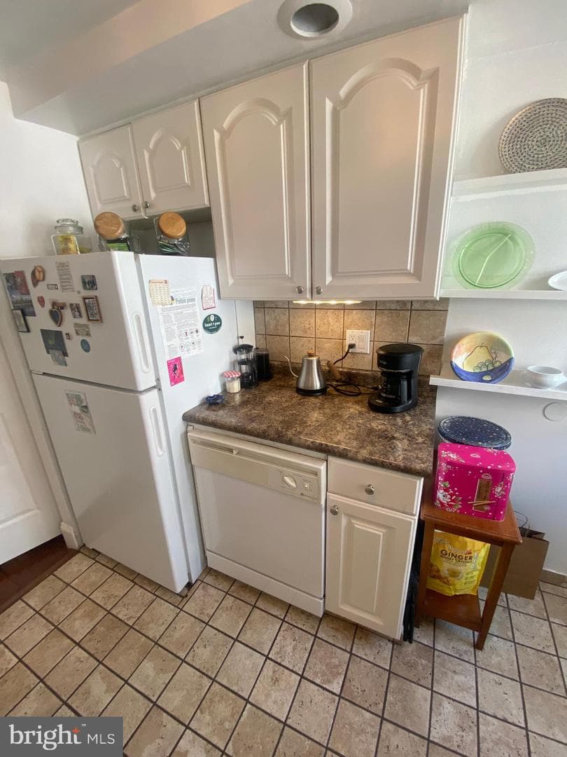 2719 E Birch Street photo 17