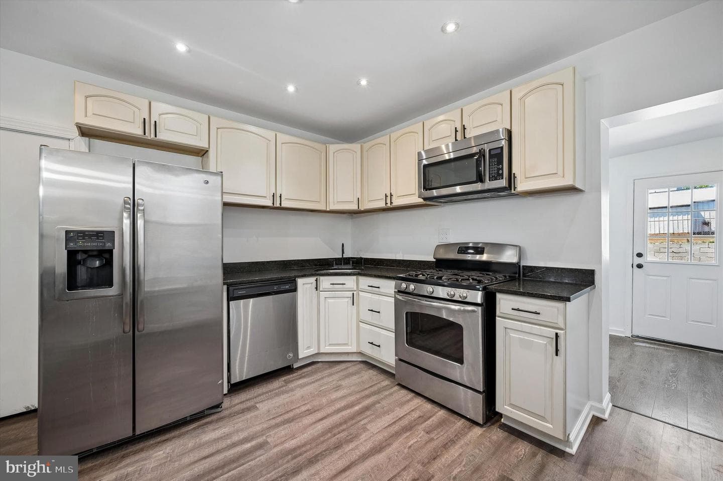 302 Fountain Street photo 16
