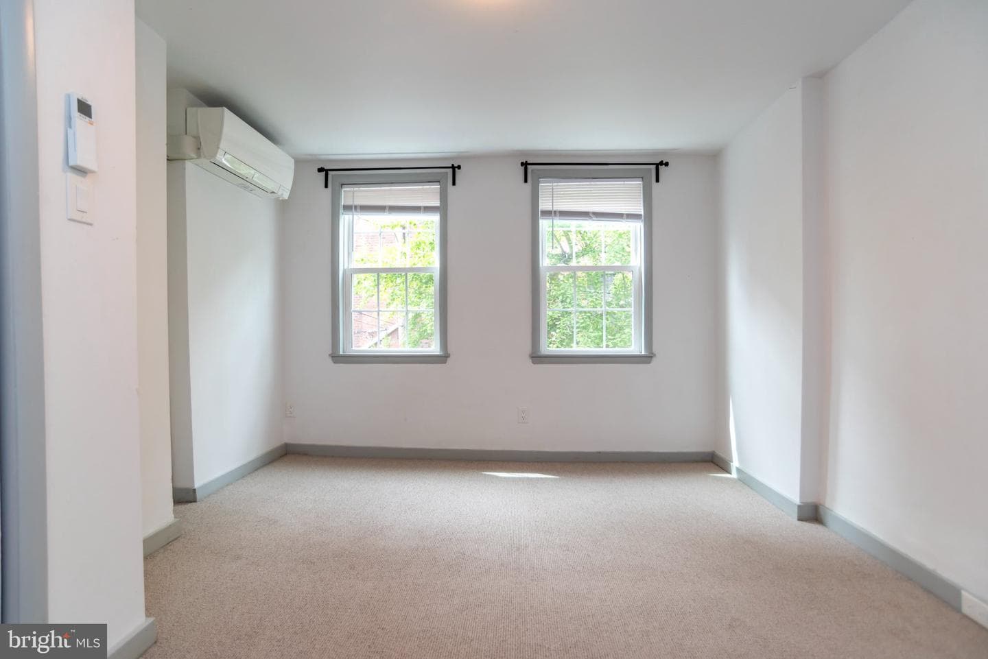 419 Gaskill Street photo 9