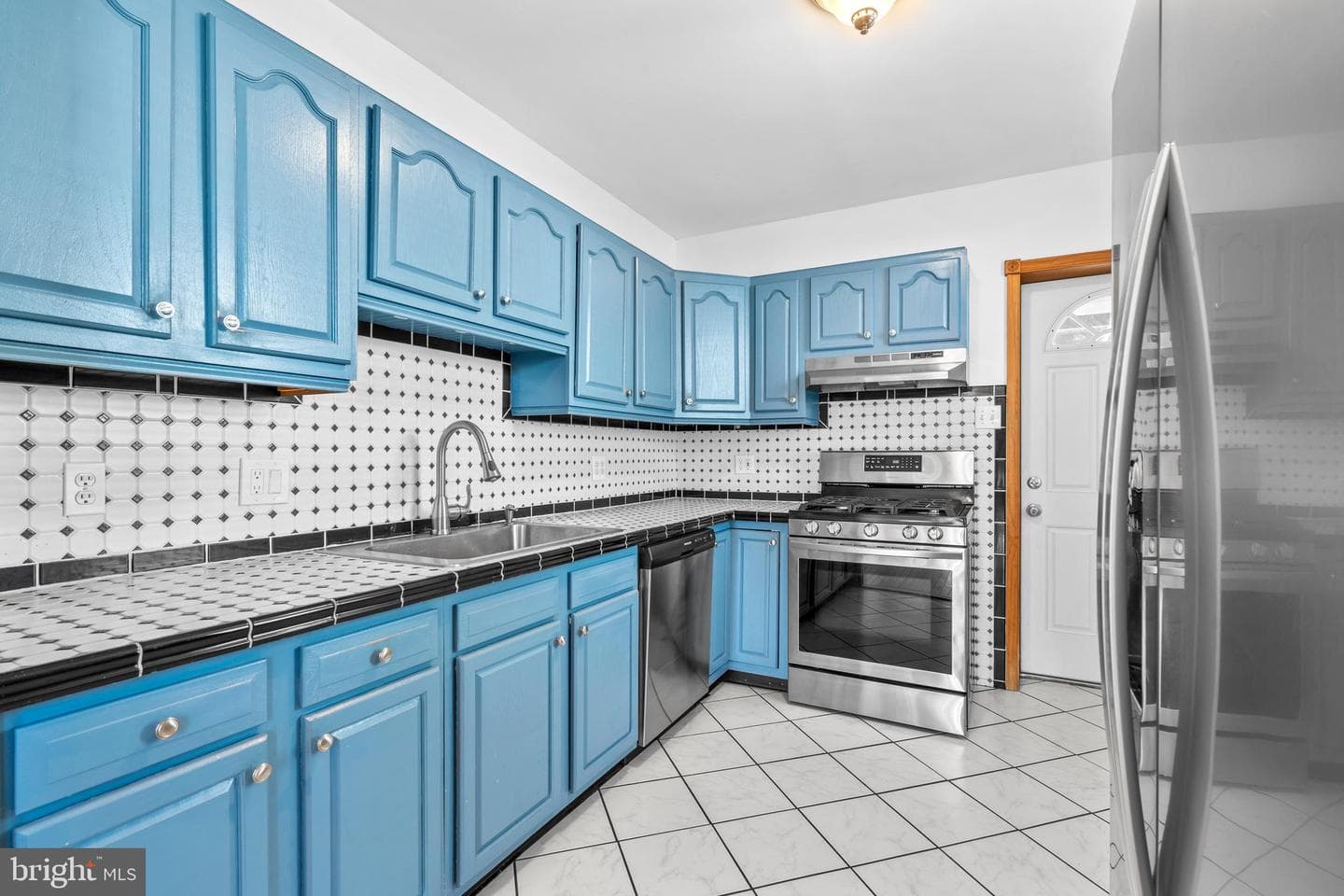2810 Lefevre Street photo 11
