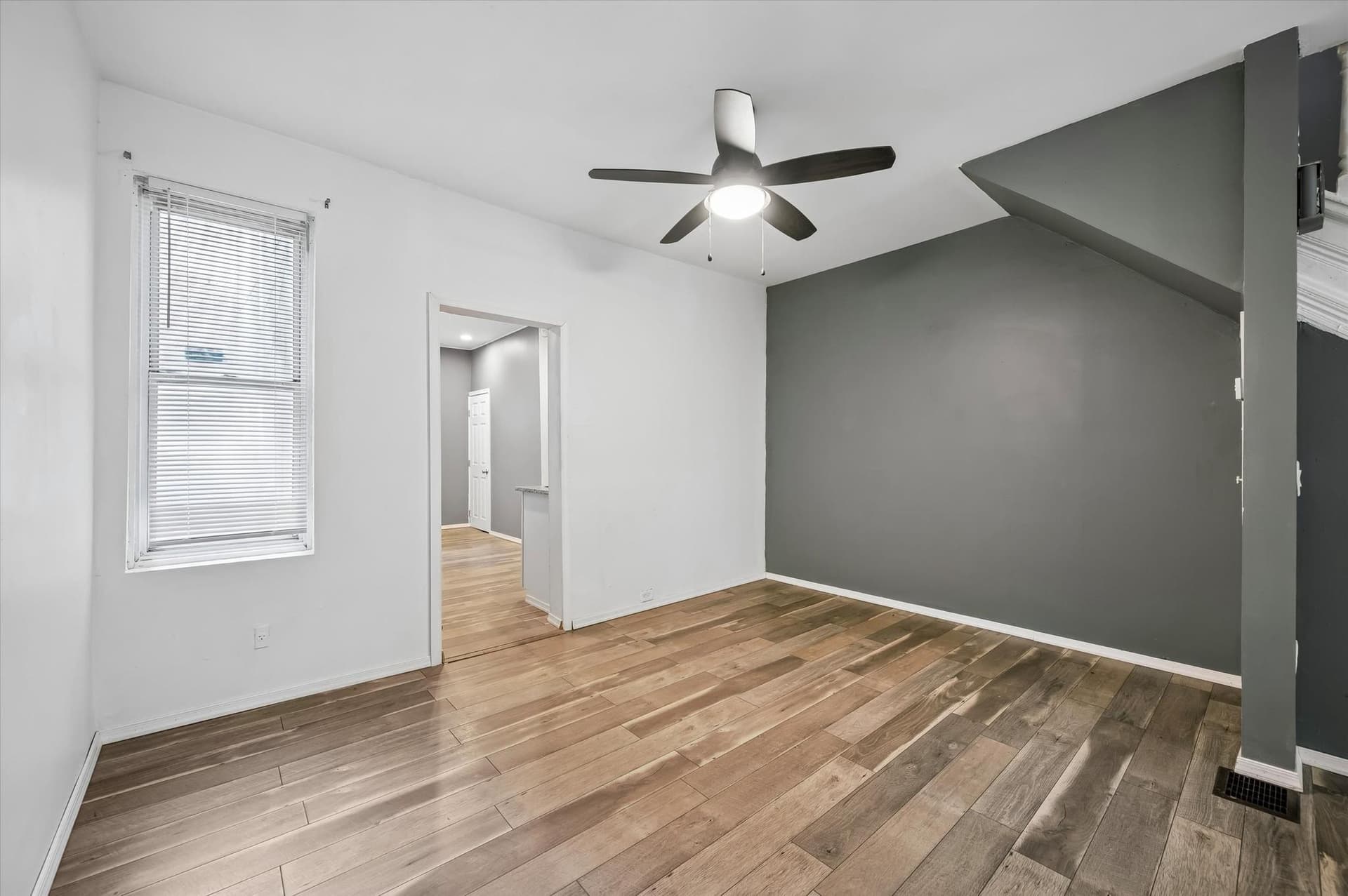 5456 Norfolk Street photo 4