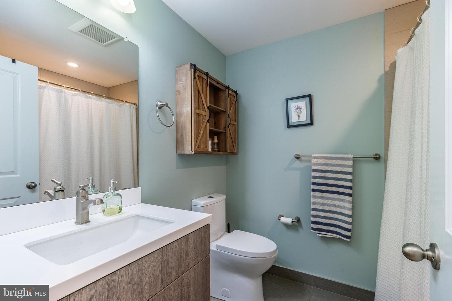 1822 Titan Street photo 17