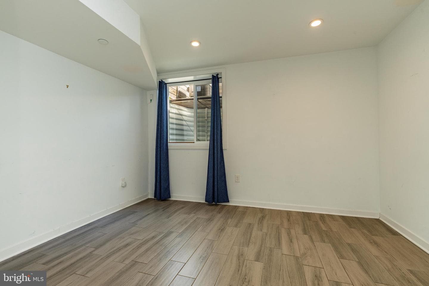 1822 Titan Street photo 31