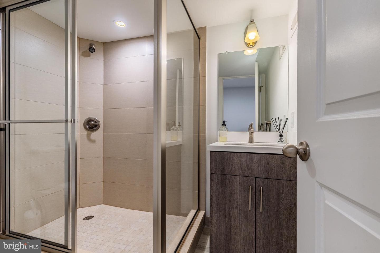 1822 Titan Street photo 32