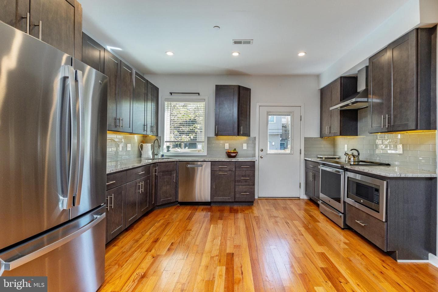 1822 Titan Street photo 9