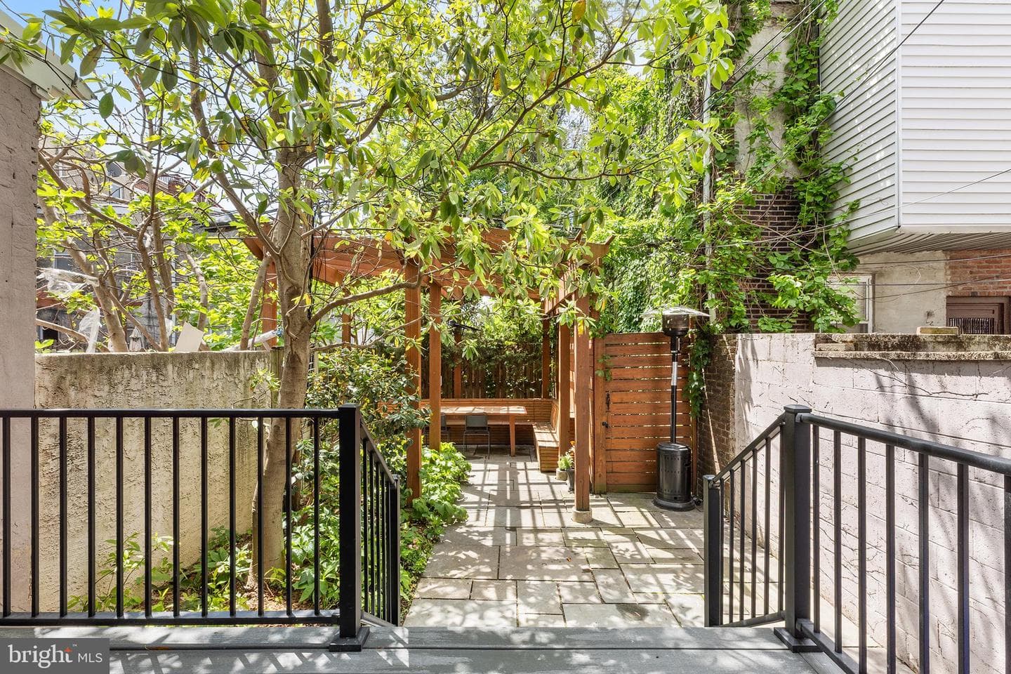 1610 Wharton Street photo 33
