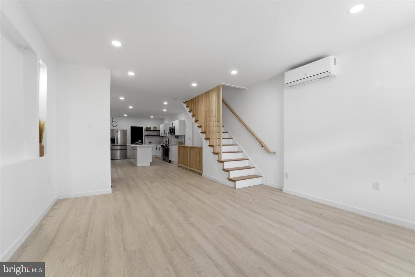1638 N Felton Street photo 2