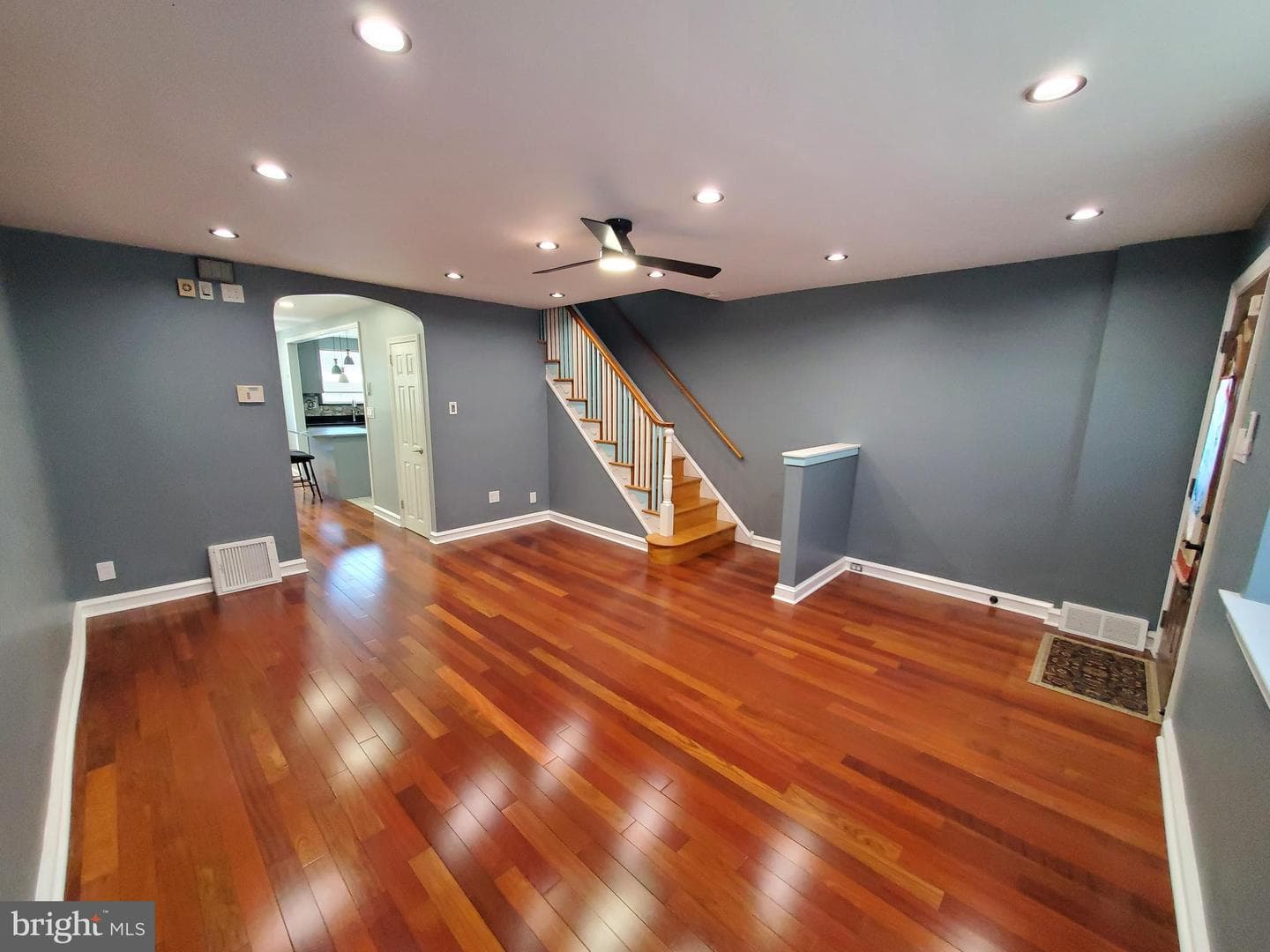 676 Mayfair Street photo 11