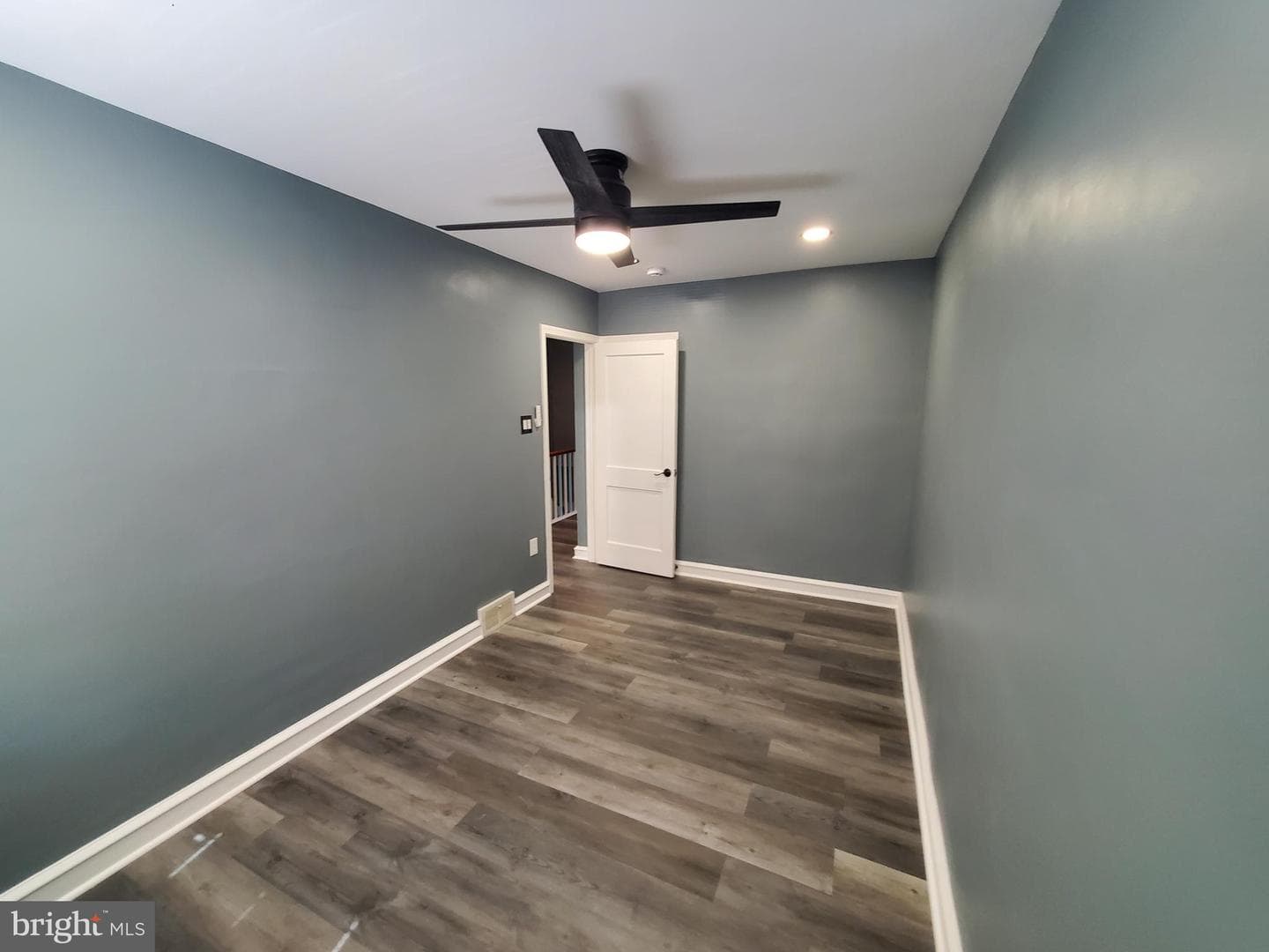 676 Mayfair Street photo 26