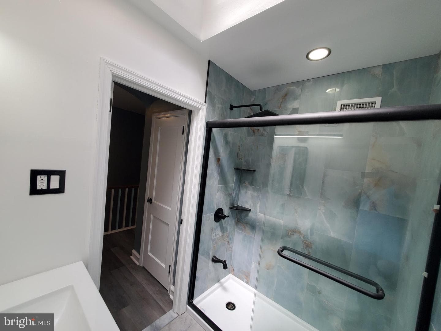 676 Mayfair Street photo 33