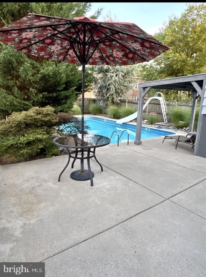 7335 Dorcas Street photo 23