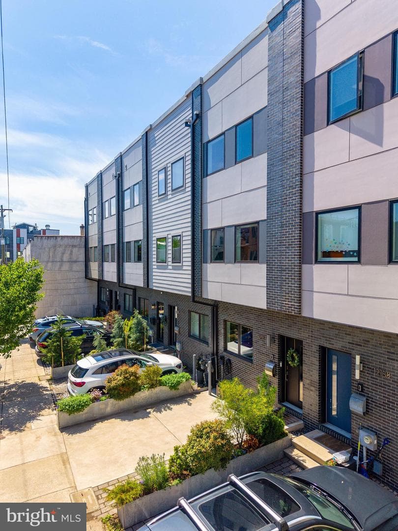 1218 Crease Street photo 4