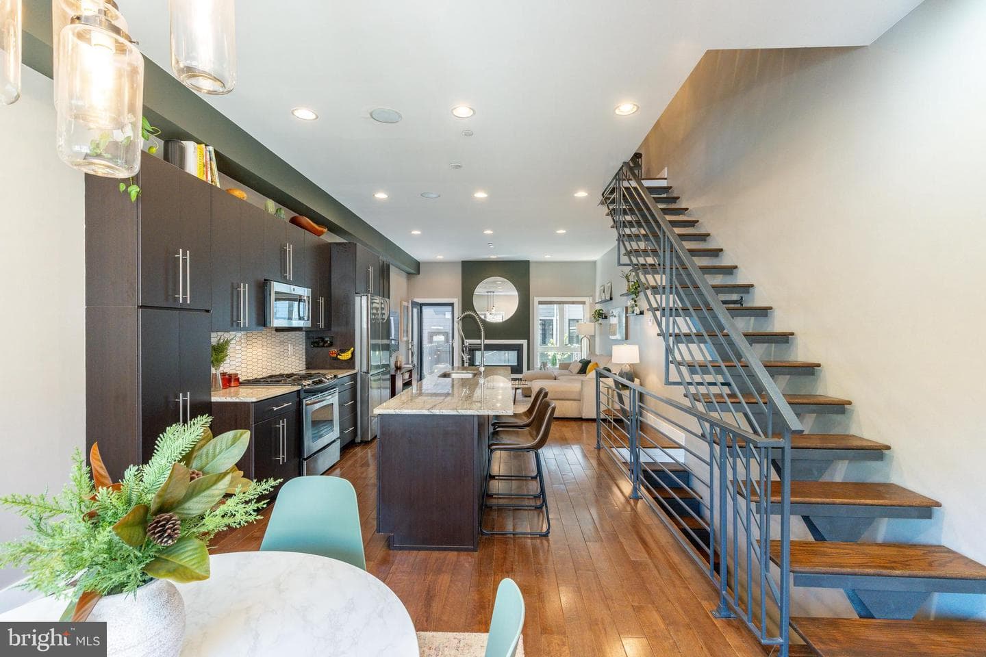 1218 Crease Street photo 5