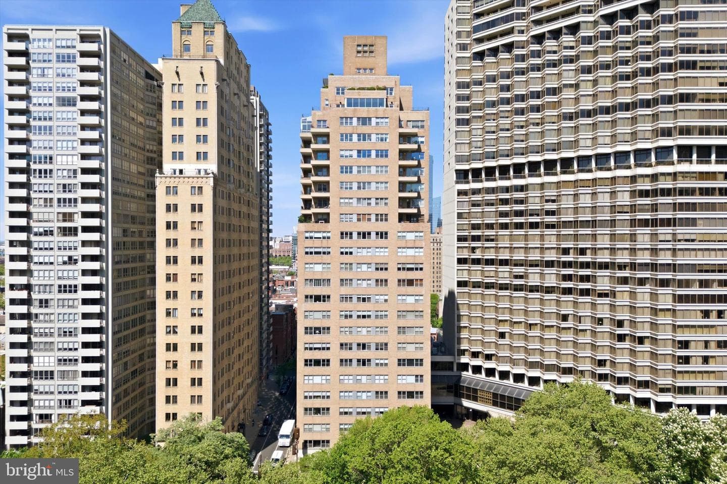 220 W Rittenhouse Square #22c