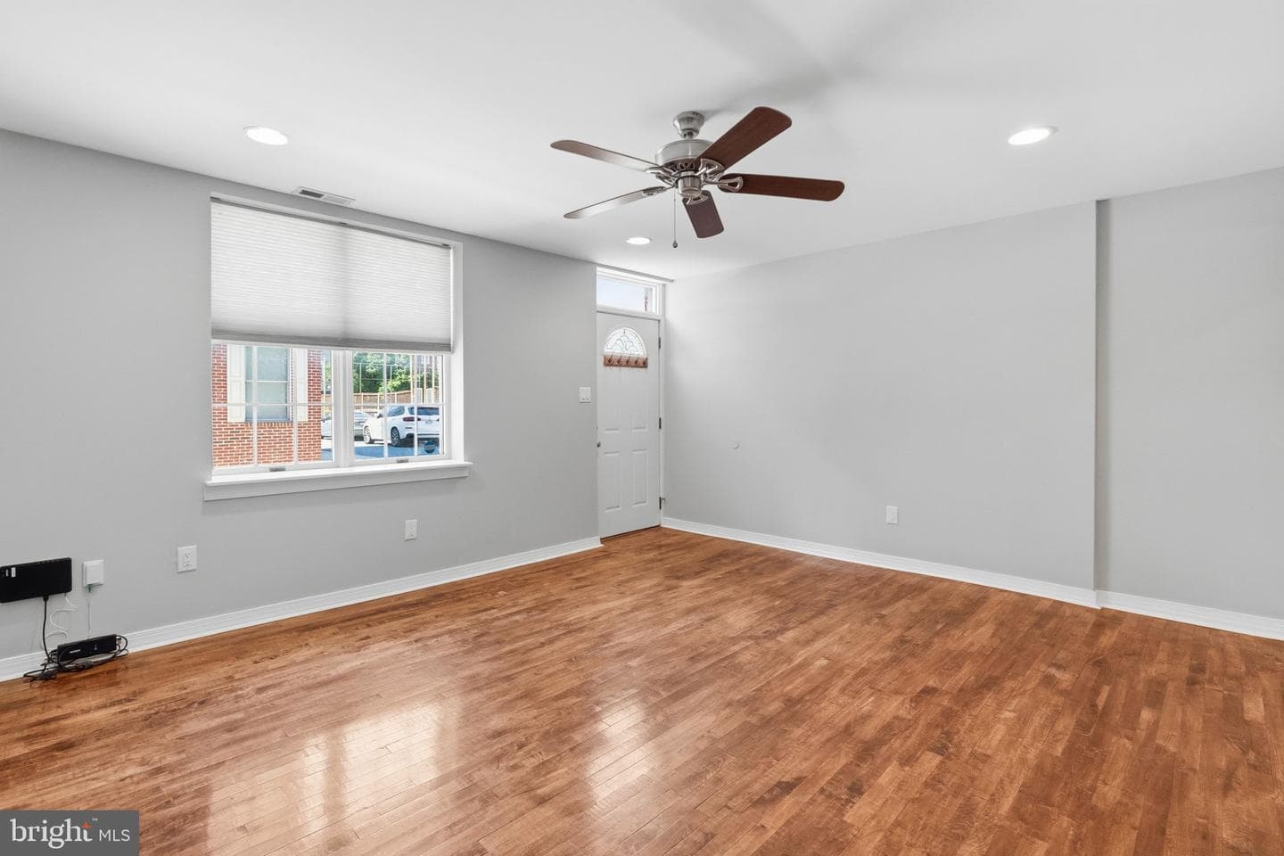 2535 Tilton Street photo 5