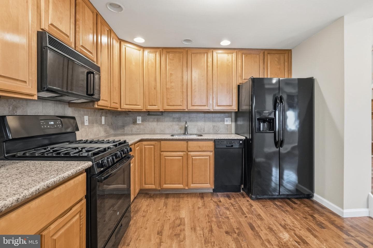 2535 Tilton Street photo 9