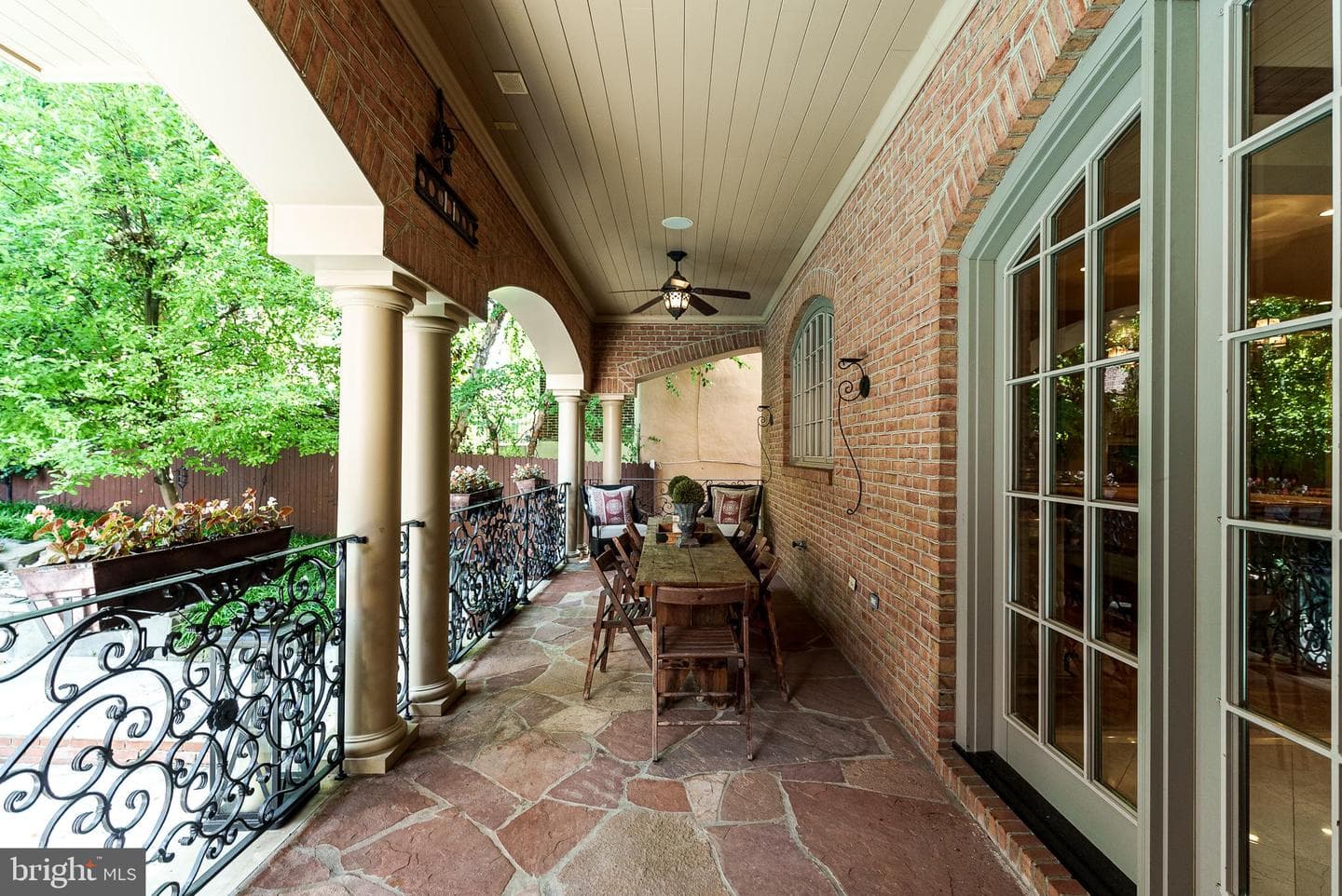 119 Catharine Street photo 10