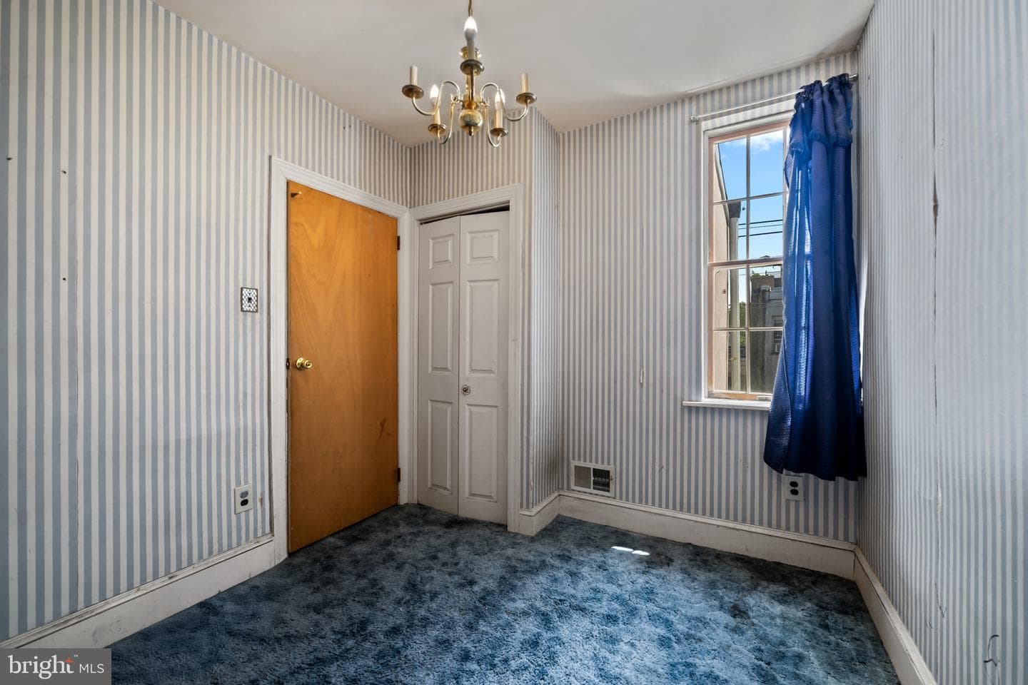 1427 S Etting Street photo 11