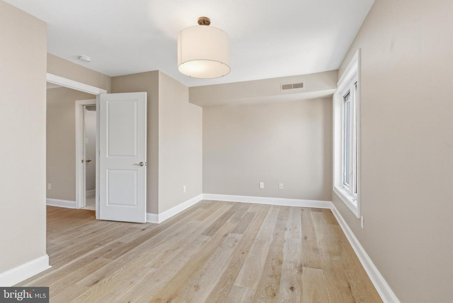 913 N Lawrence Street photo 39