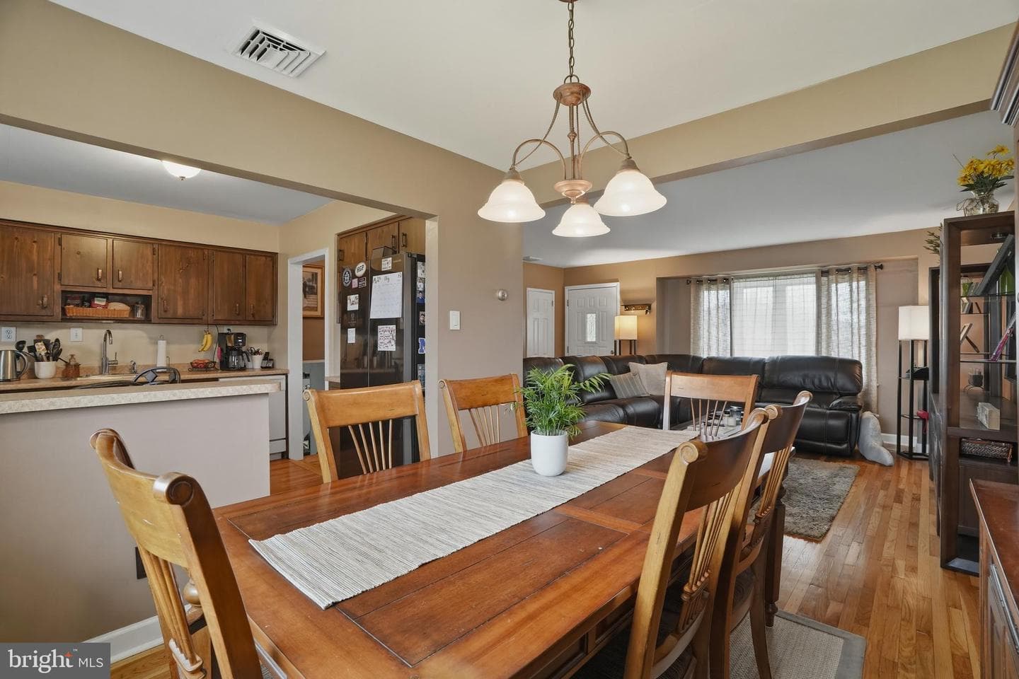 9960 Wistaria Street photo 8