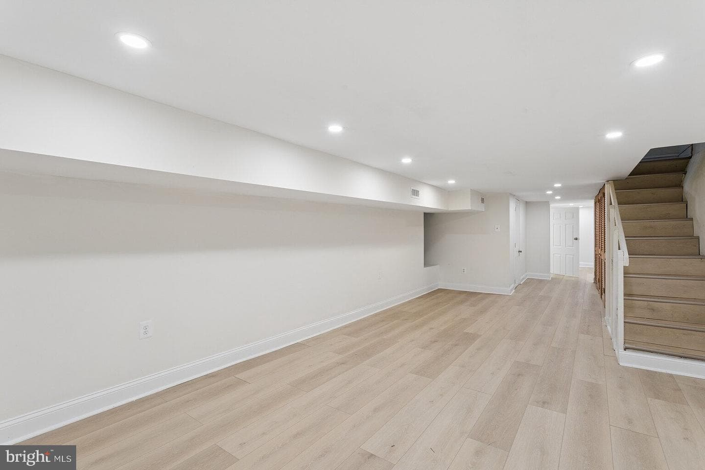 817 Passmore Street photo 23