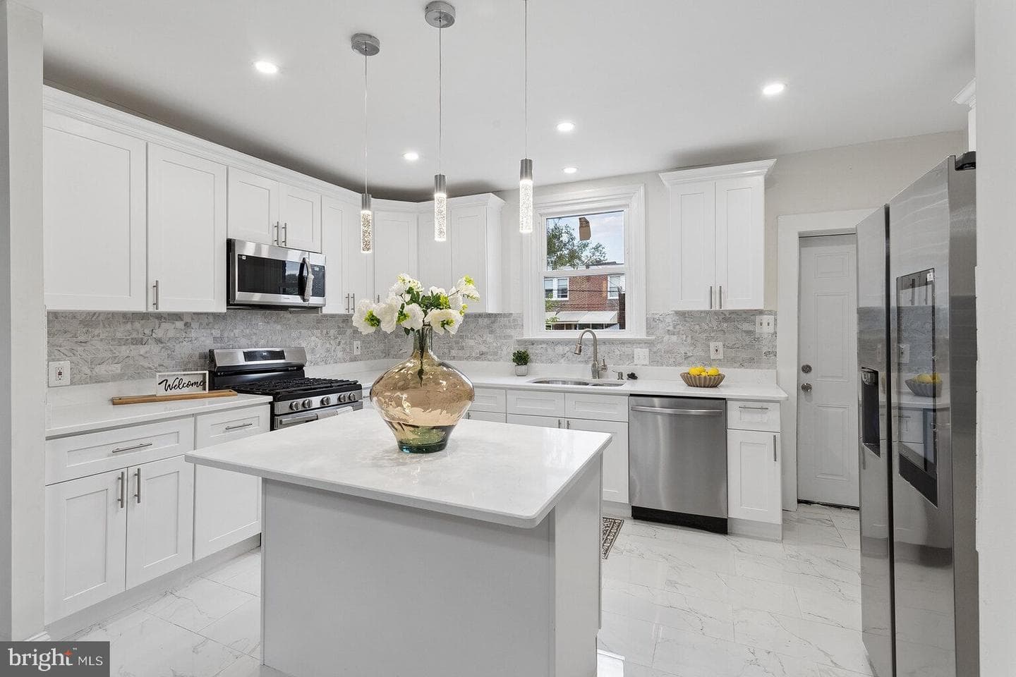 817 Passmore Street photo 4
