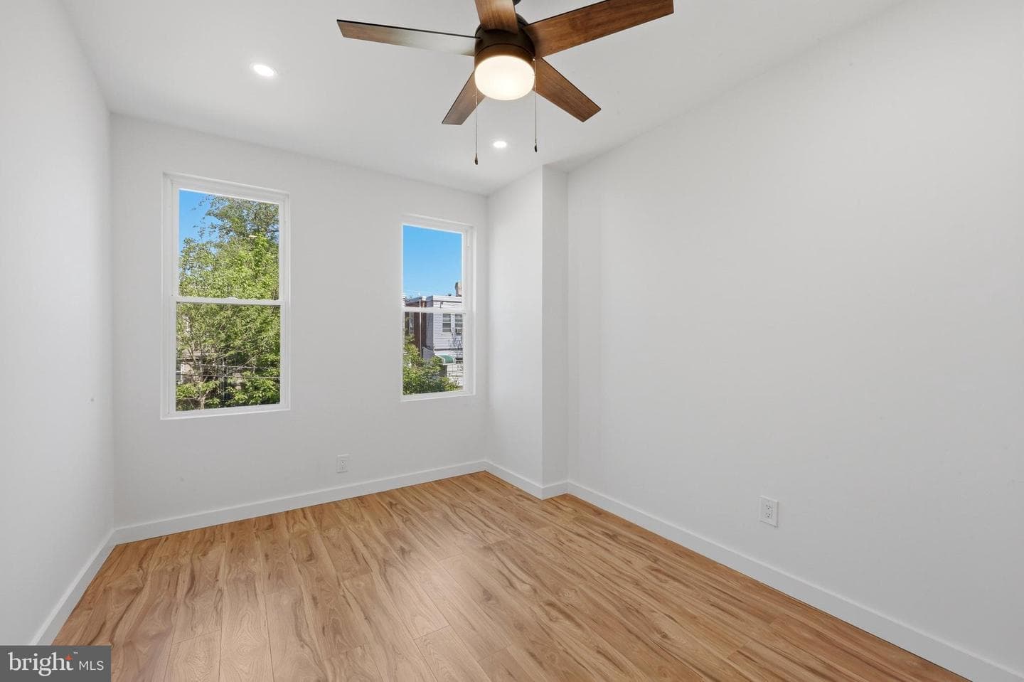 5011 Beaumont Avenue photo 14