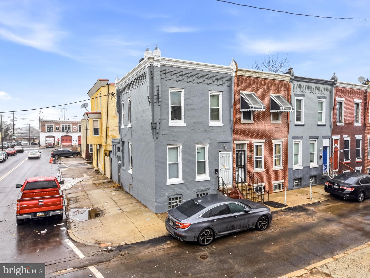 1325 W Auburn Street photo 3
