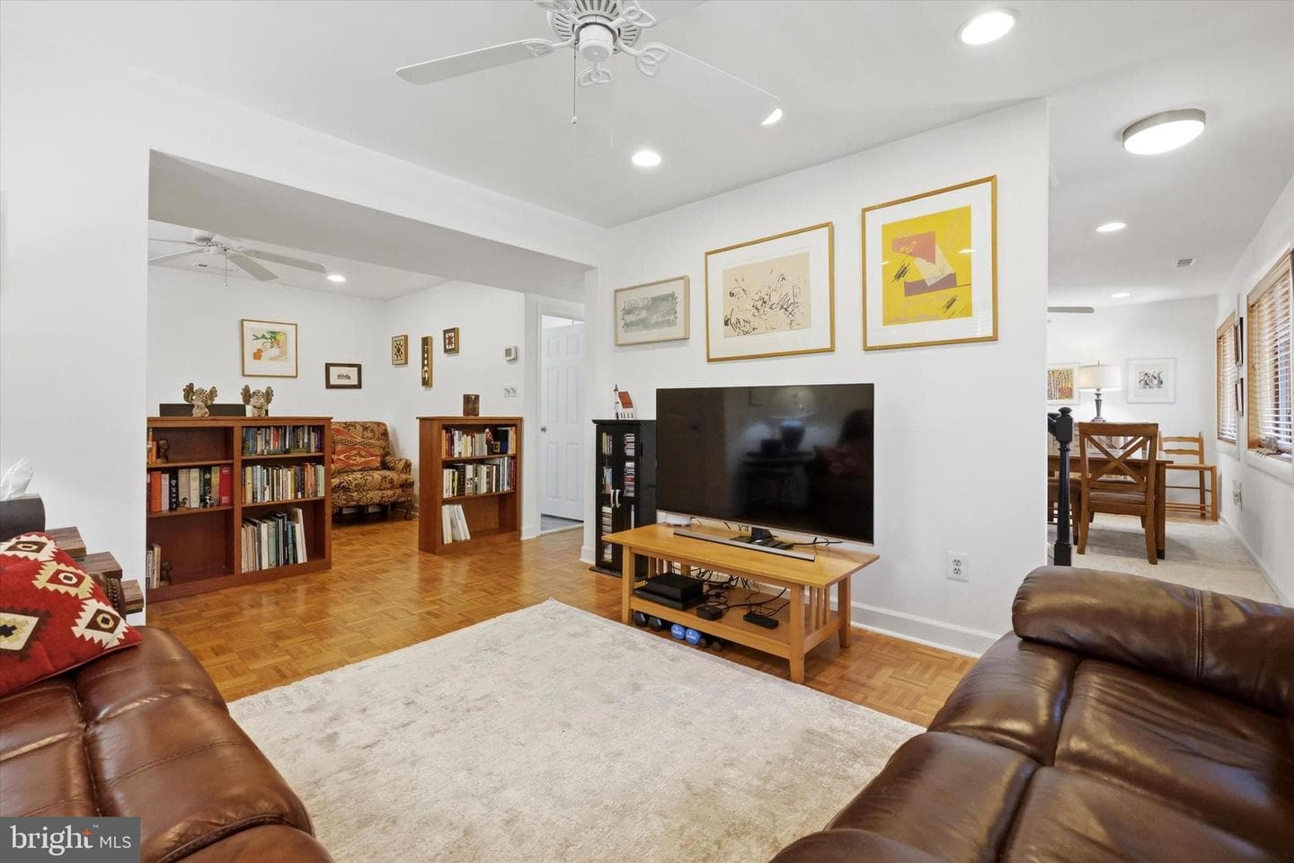 6944 Pawling Street photo 4