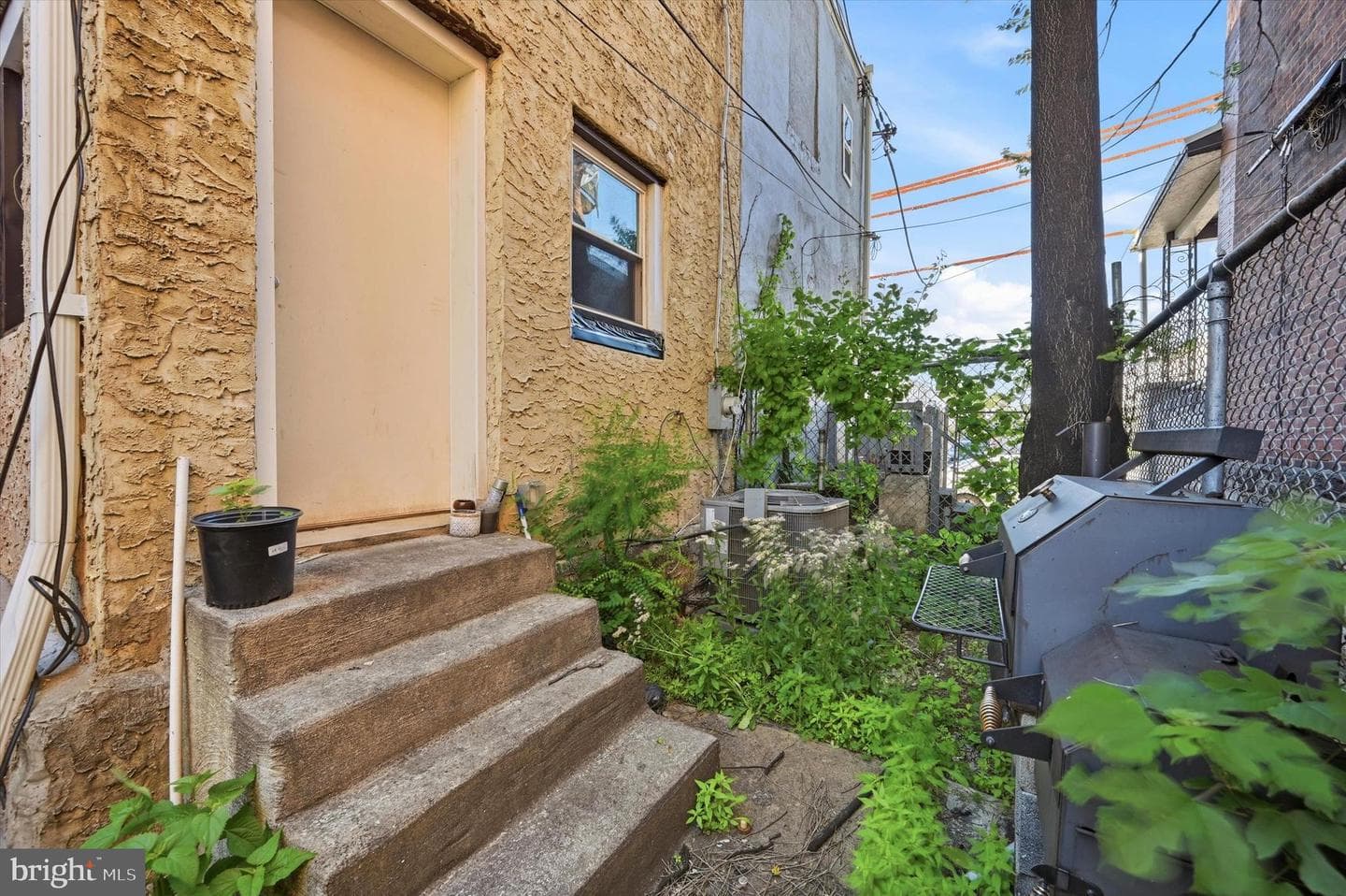 1471 N Frazier Street photo 17