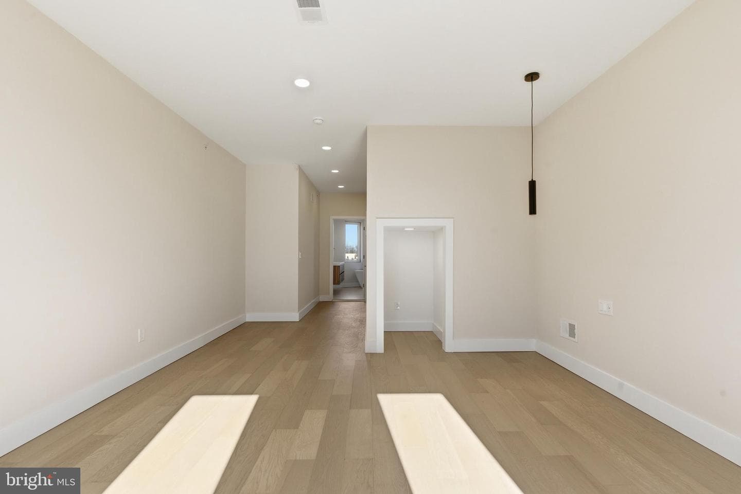 2440 E Harold Street photo 21