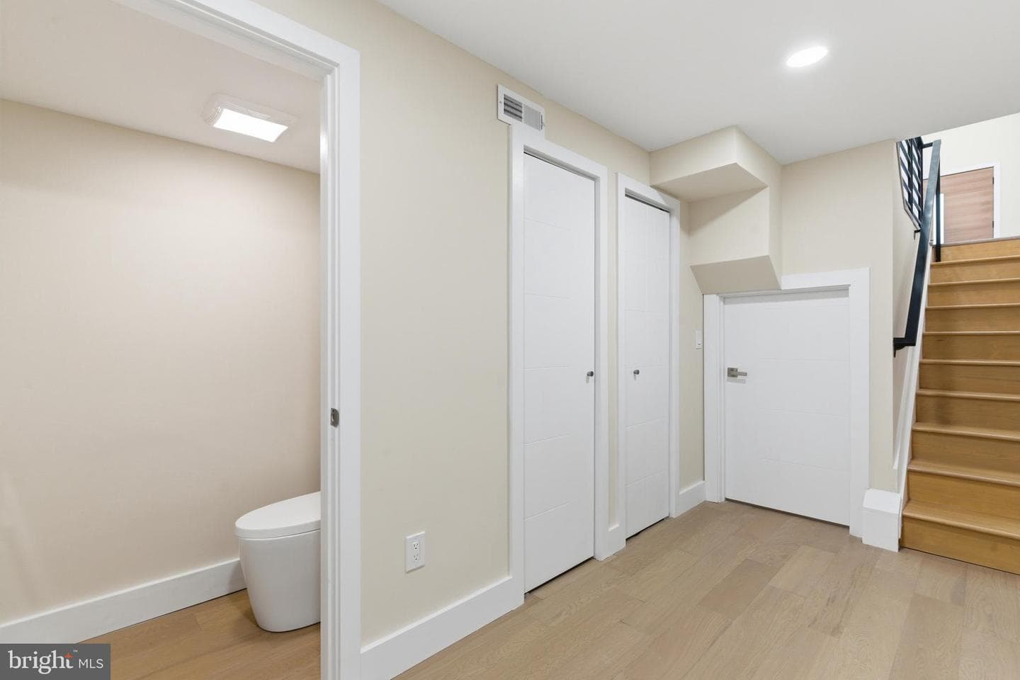 2440 E Harold Street photo 35