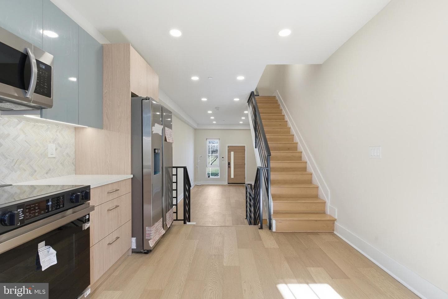 2440 E Harold Street photo 6