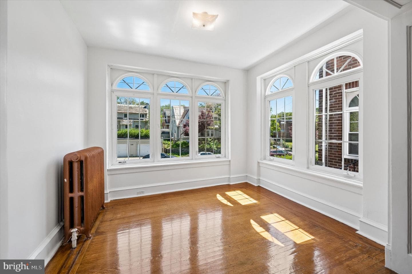 219 W Sedgwick Street photo 3