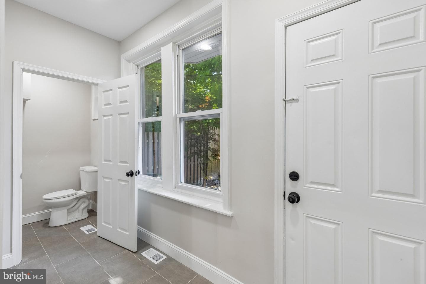 6122 Ross Street photo 10