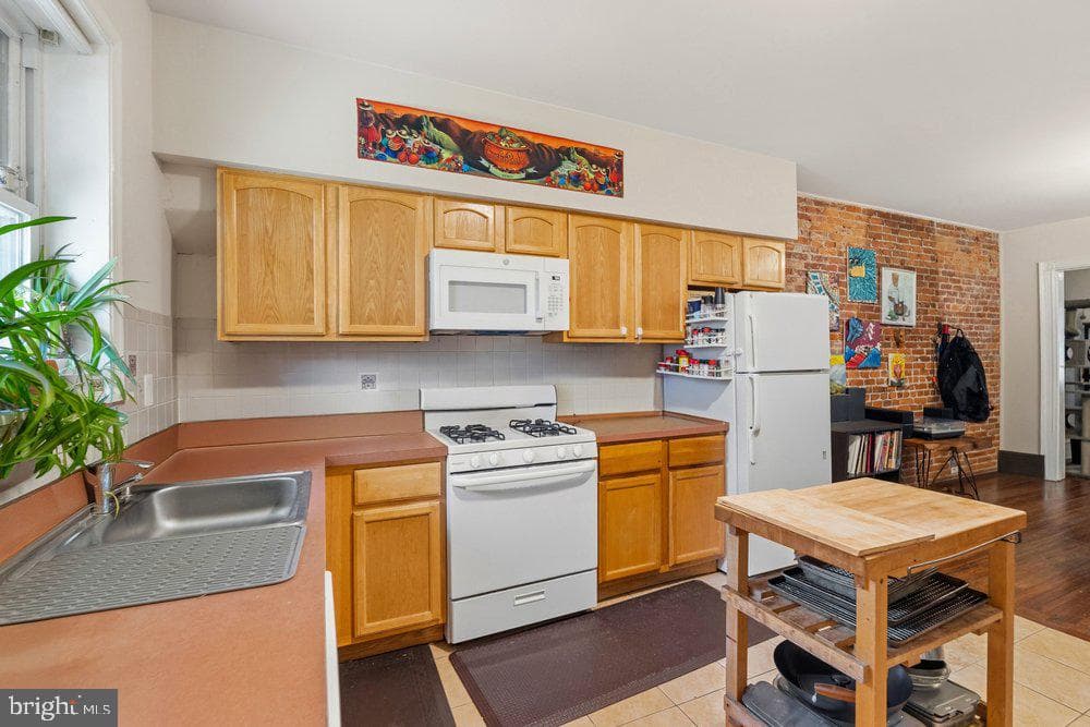 4930 Walton Avenue photo 11