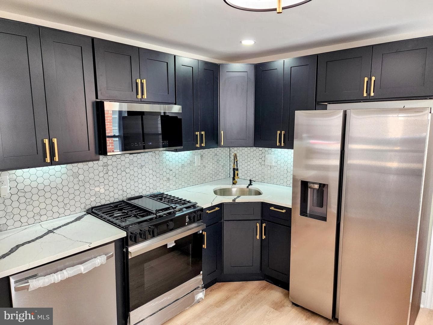 348 N Gross Street photo 19