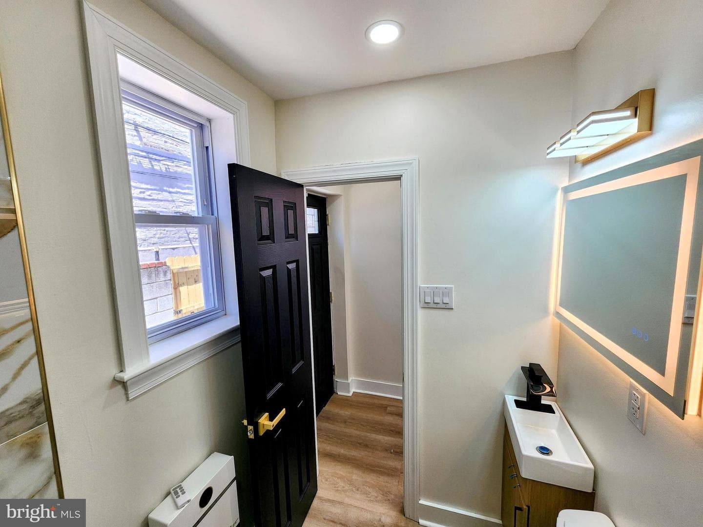 348 N Gross Street photo 25